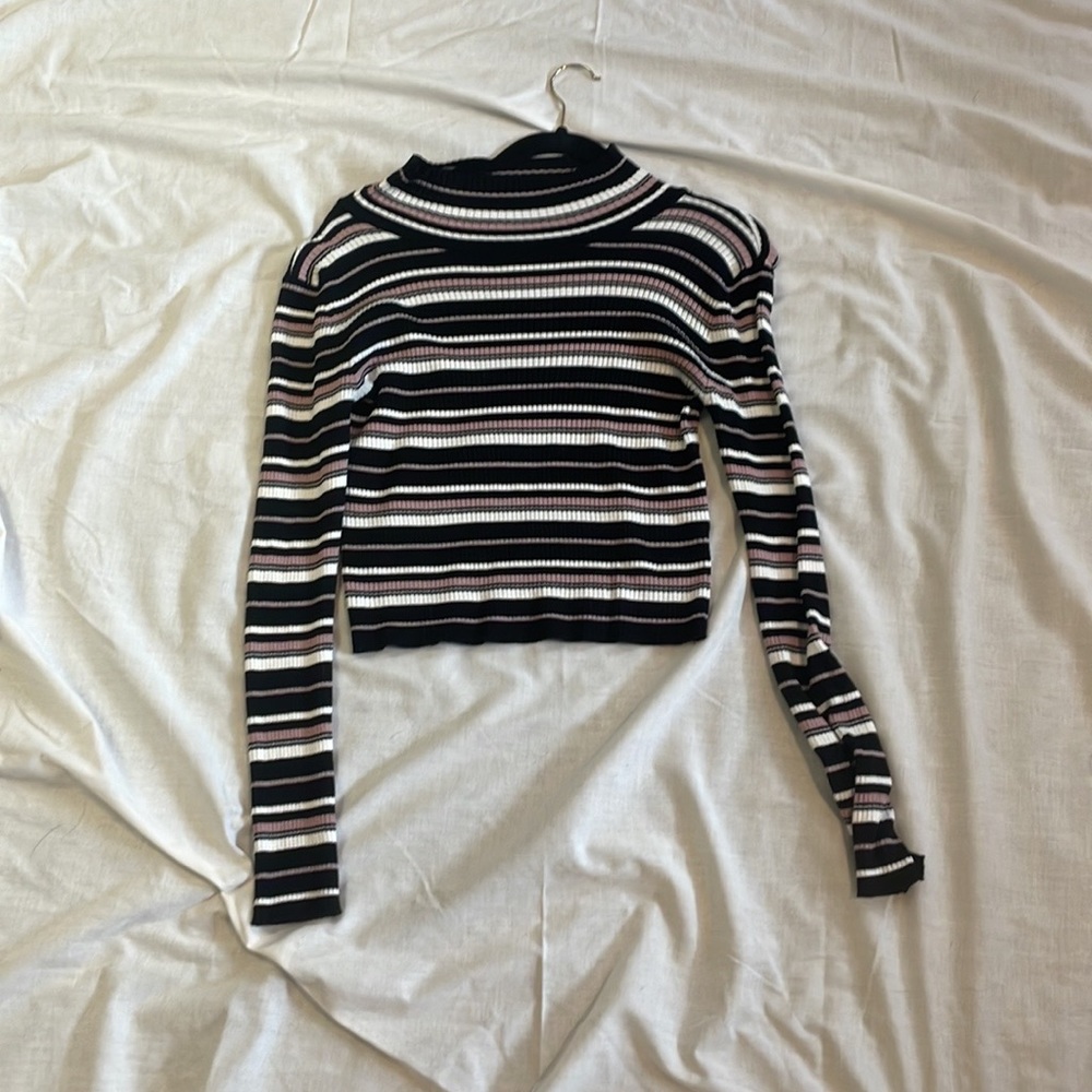 Pink republic cropped turtle neck size large